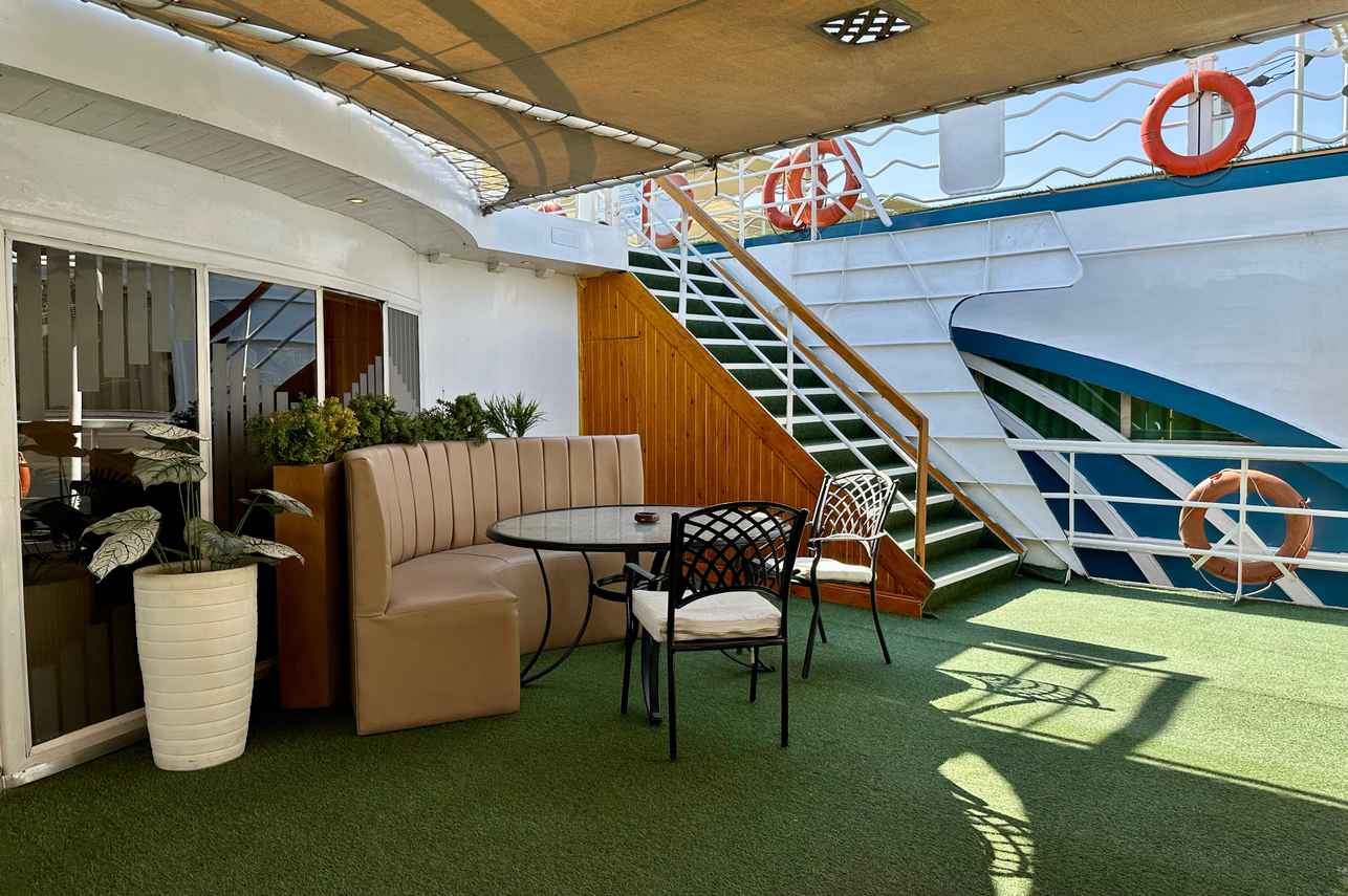 Outdoor Lounge - Nile Crown I