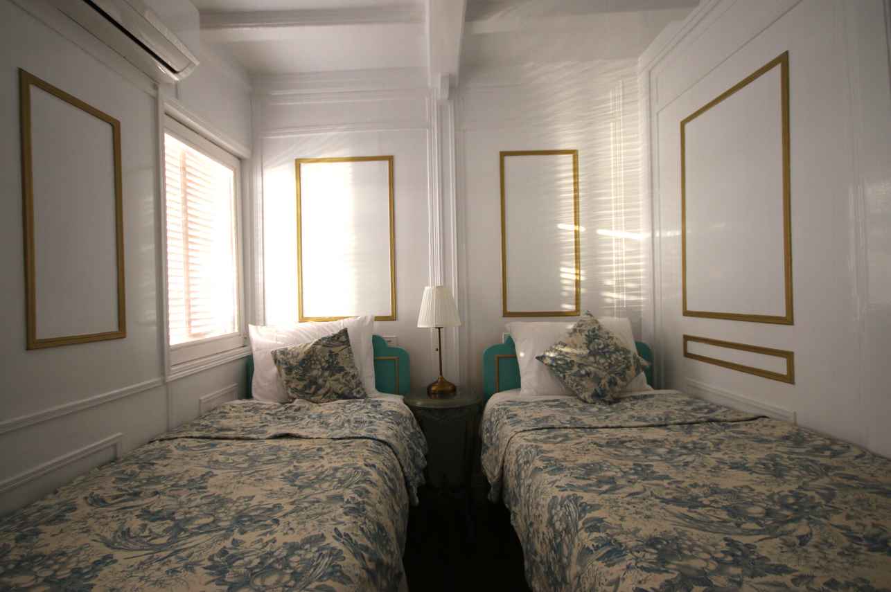 Twin Cabin - Abundance