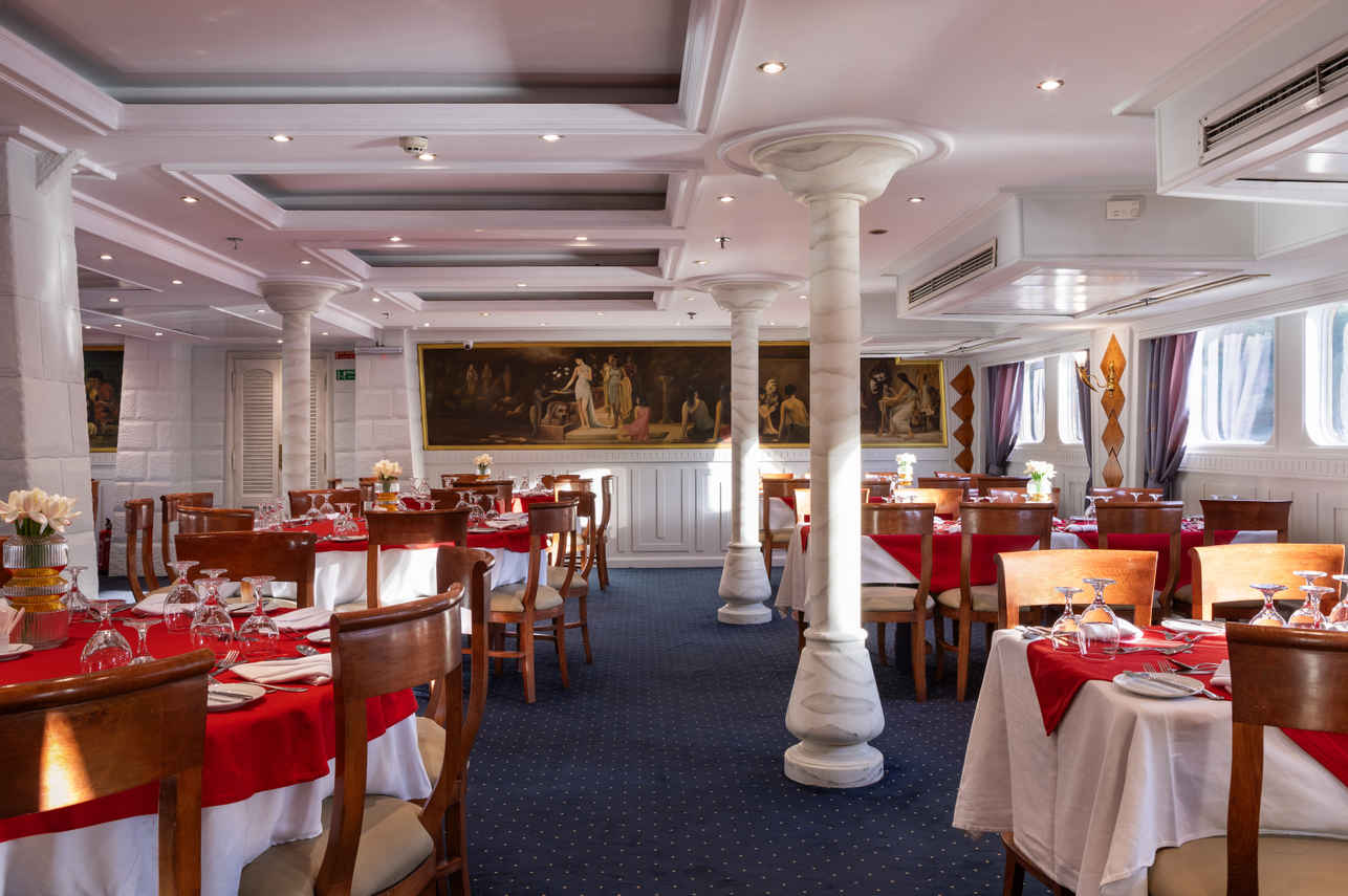 Dining Room - Nile Crown II