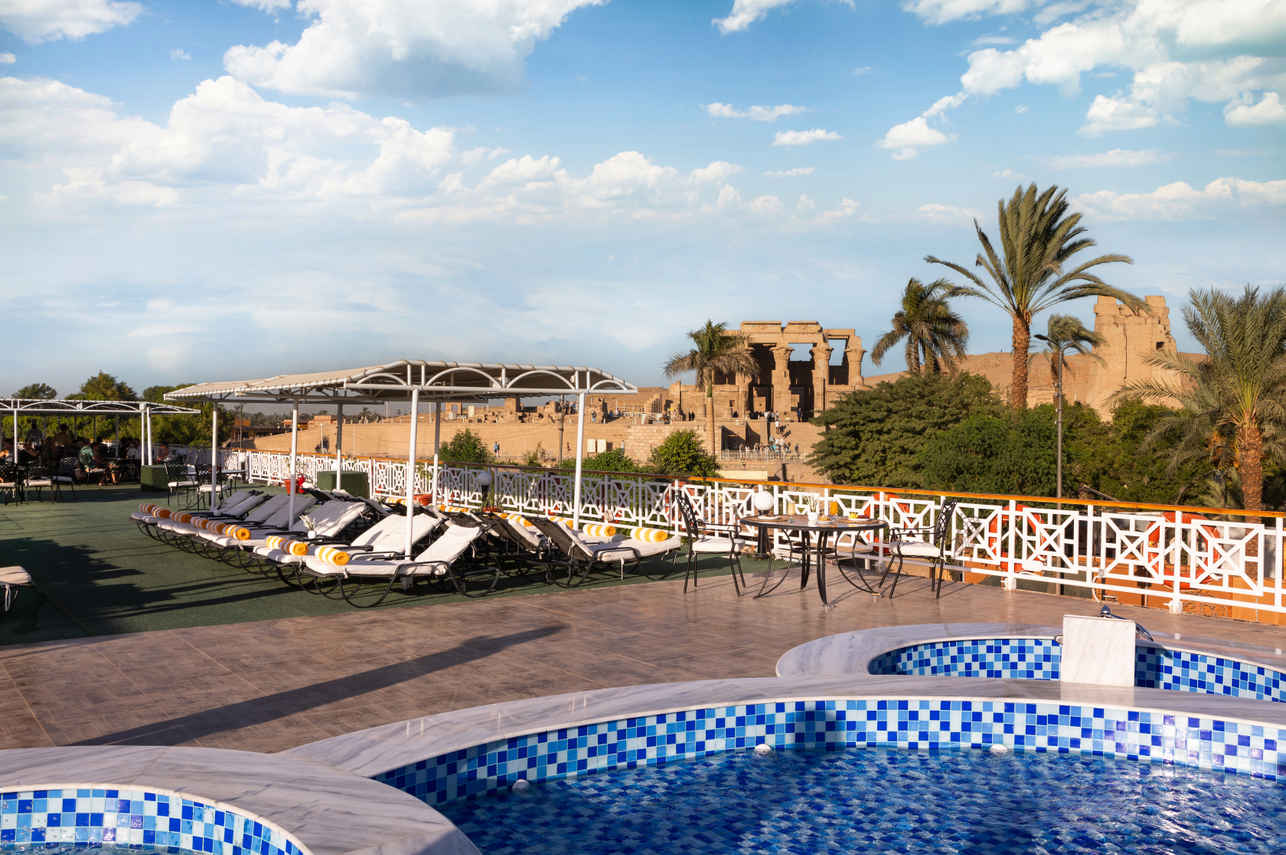 Sun Deck - Nile Crown II