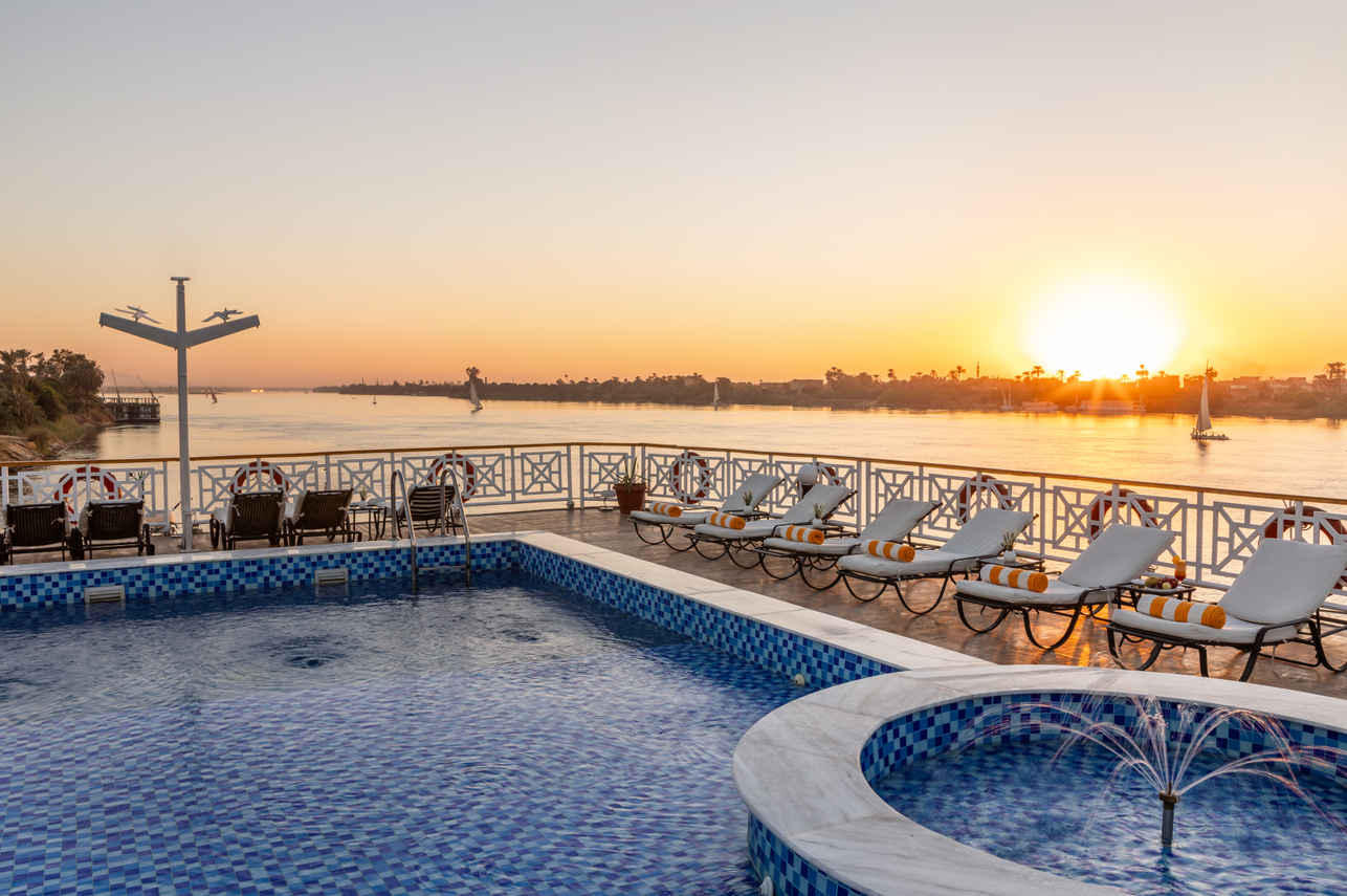 Sun Deck - Nile Crown II