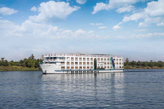 Nile Crown II