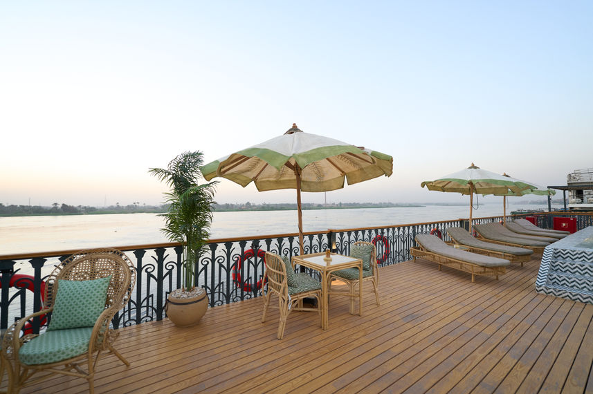 Deque aberto - Nile Majestic