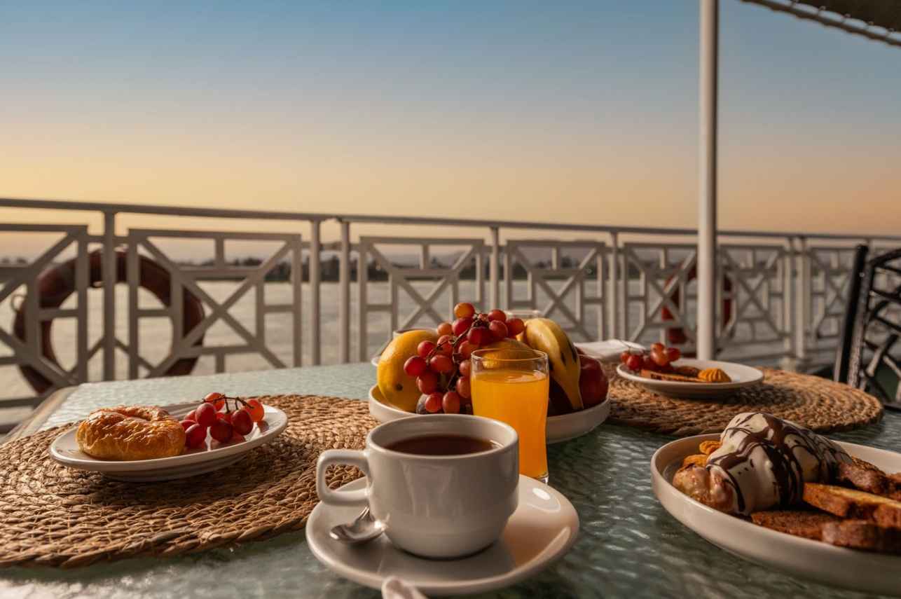 Comida a bordo - Nile Crown III