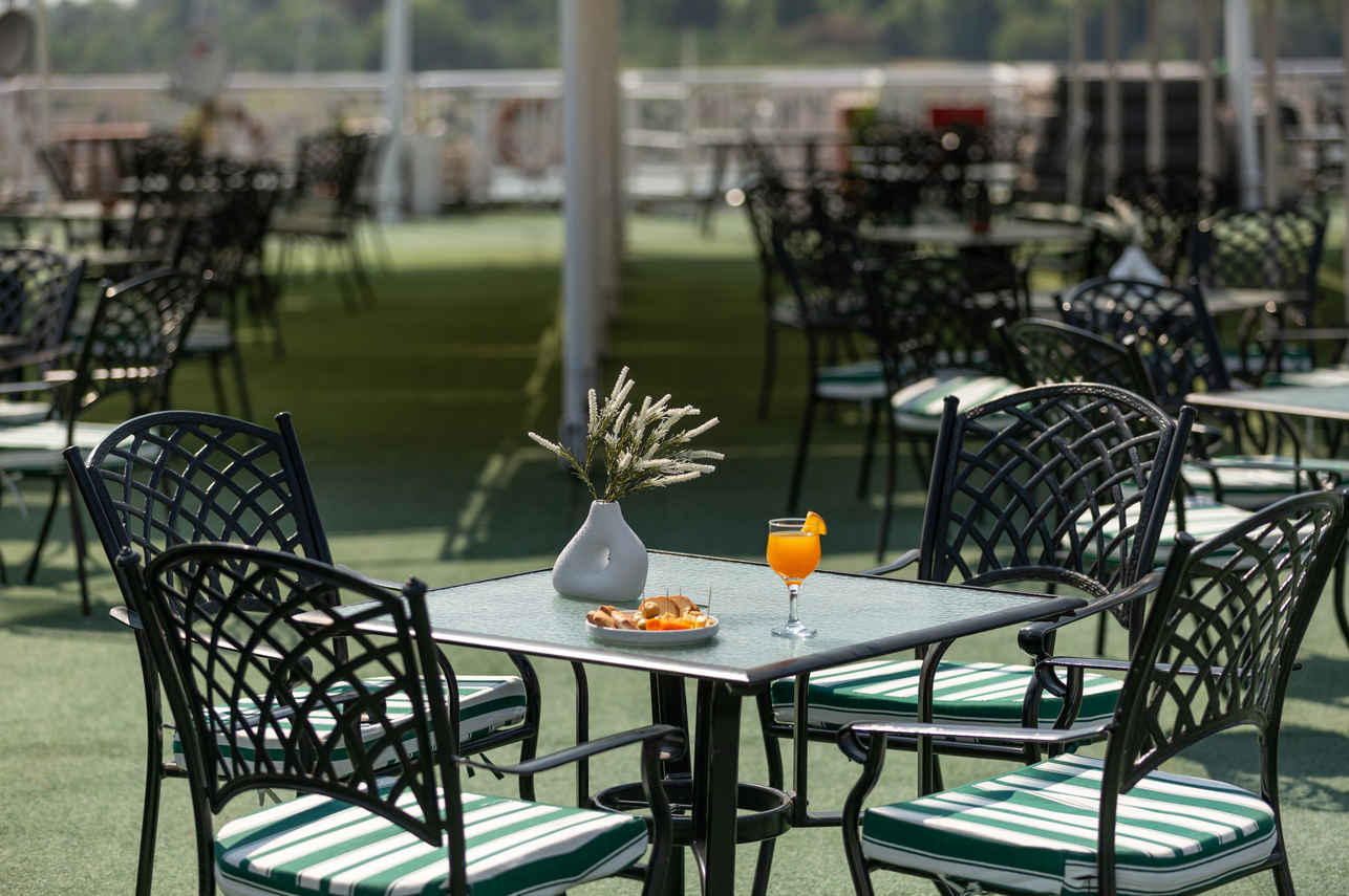 Terraza - Nile Crown III