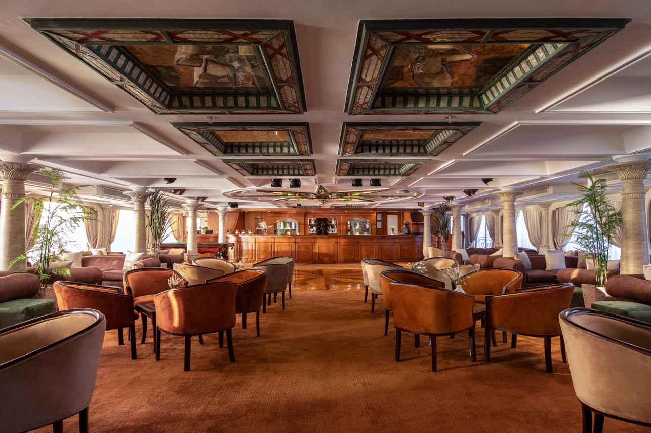 Bar y Salon - Nile Crown III
