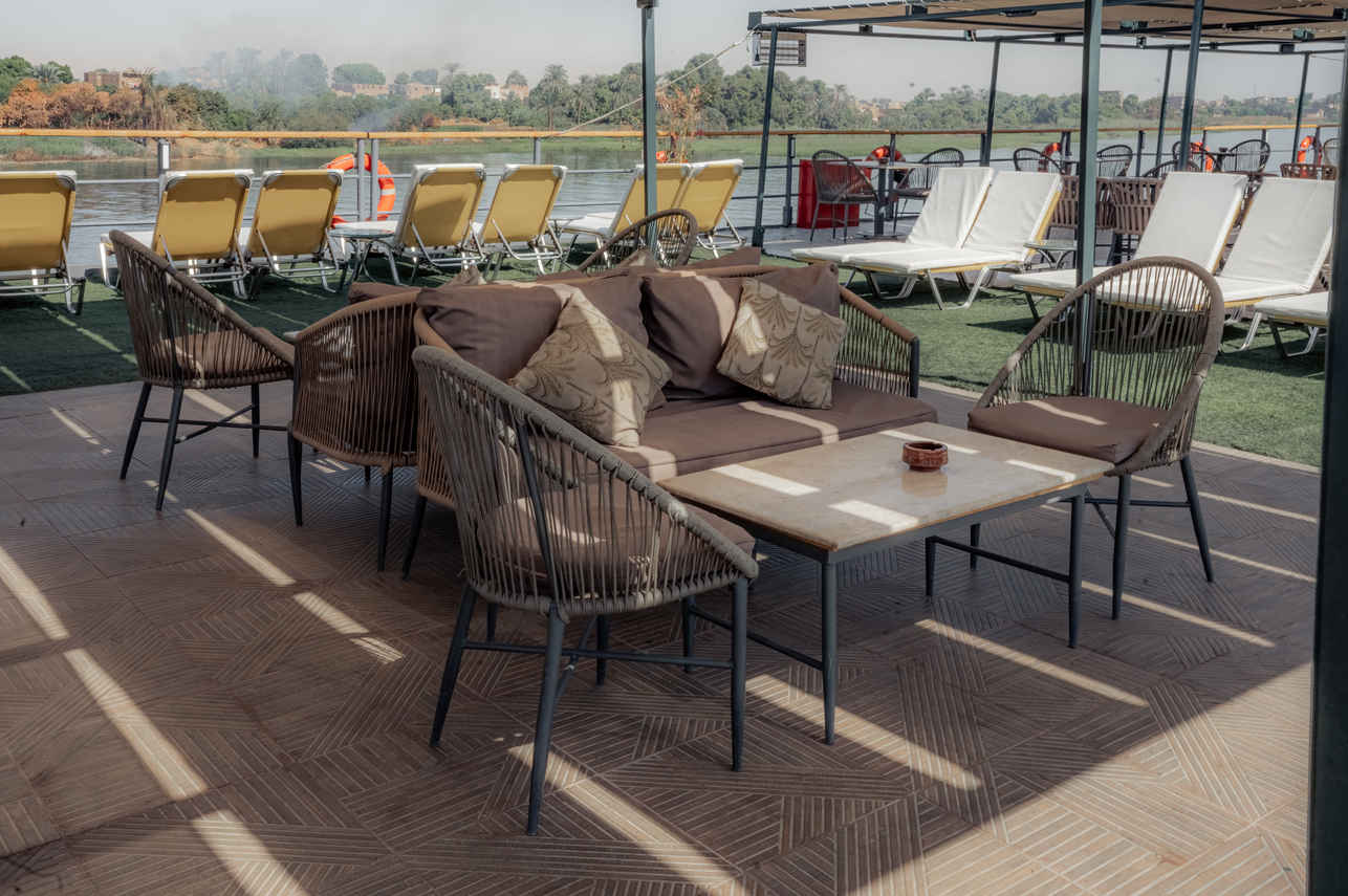 Outdoor Lounge - Lady Carol