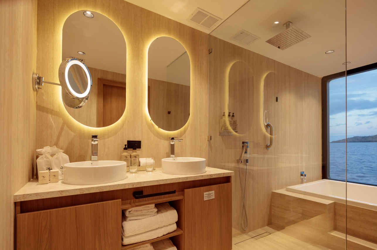 Bathroom with Jacuzzi