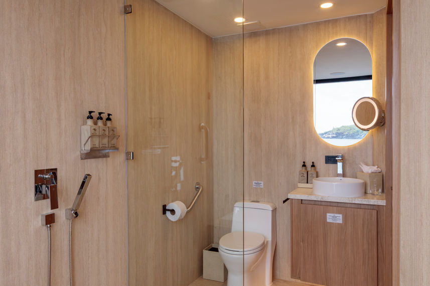 Single Suite Bathroom