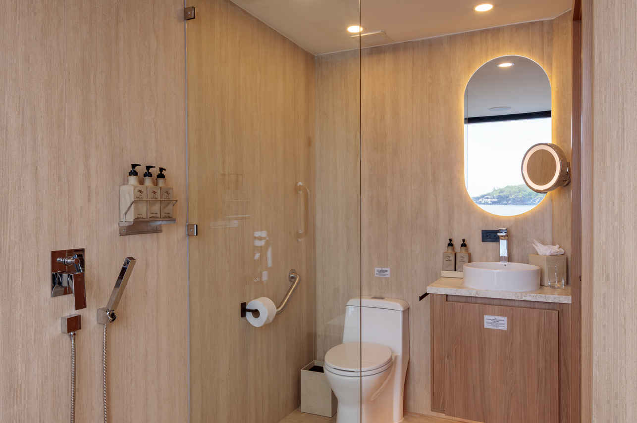 Single Suite Bathroom