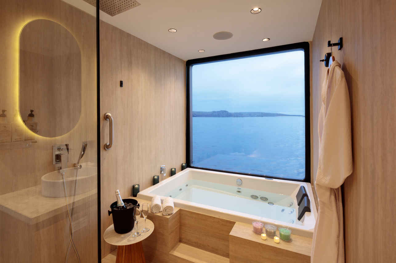 Bathroom with Jacuzzi