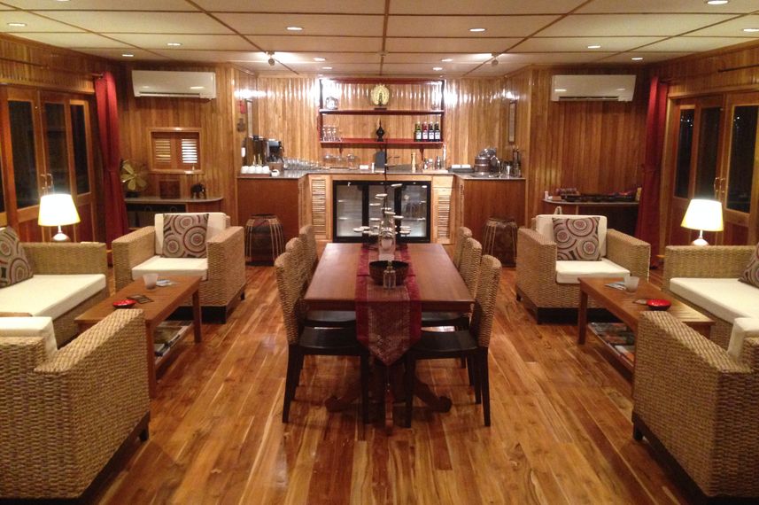 Bar y Salon - RV Champa Pandaw