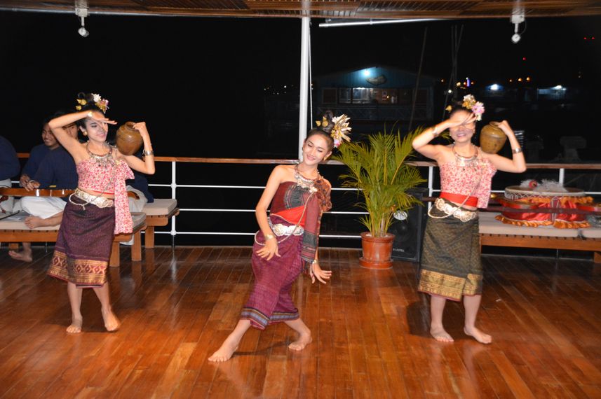 Entertainment - RV Champa Pandaw