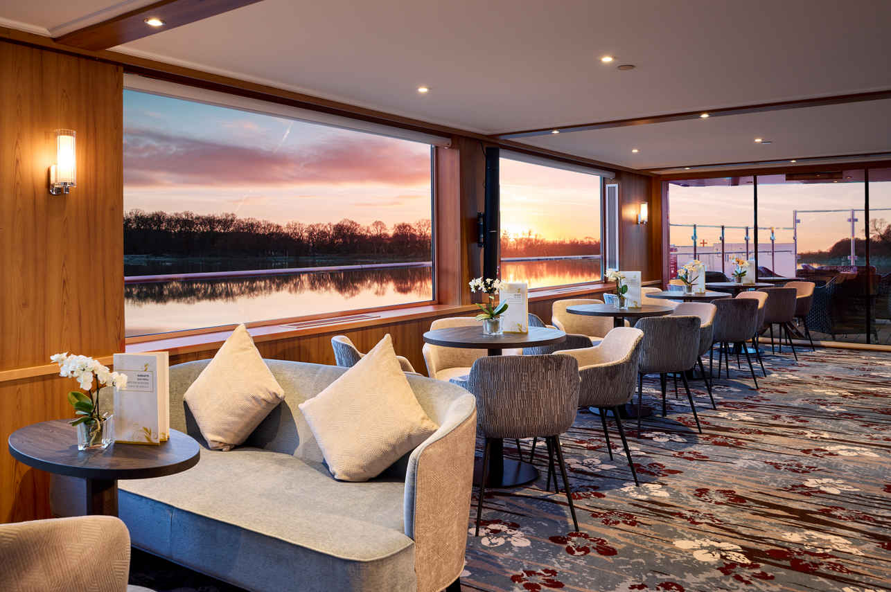 Lounge - Swiss Splendor