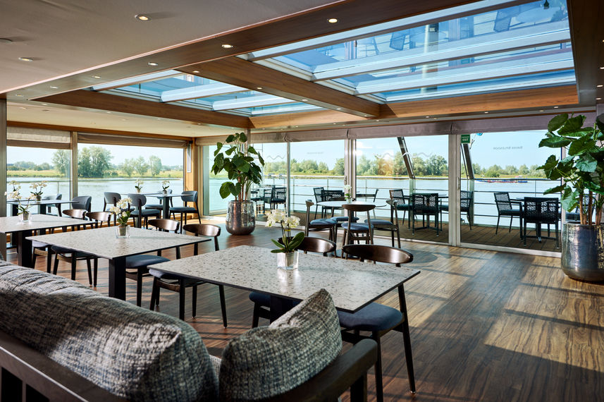 Lounge - Swiss Splendor