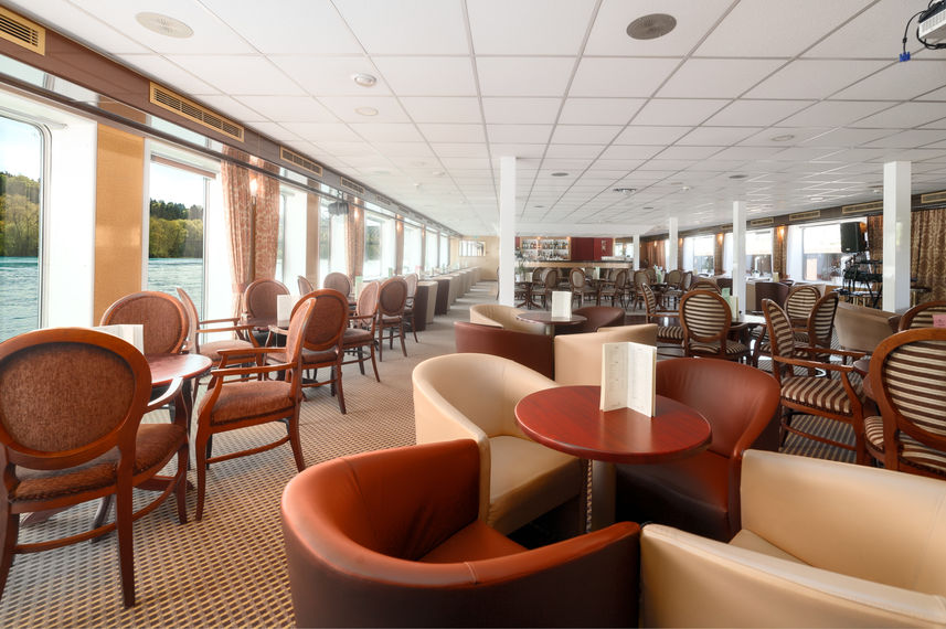 Bar and Lounge Area - Fidelio