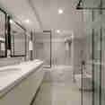 Family Suite En-suite Bathroom
