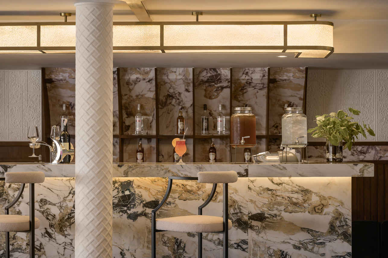 Bar y Salon - Tamr