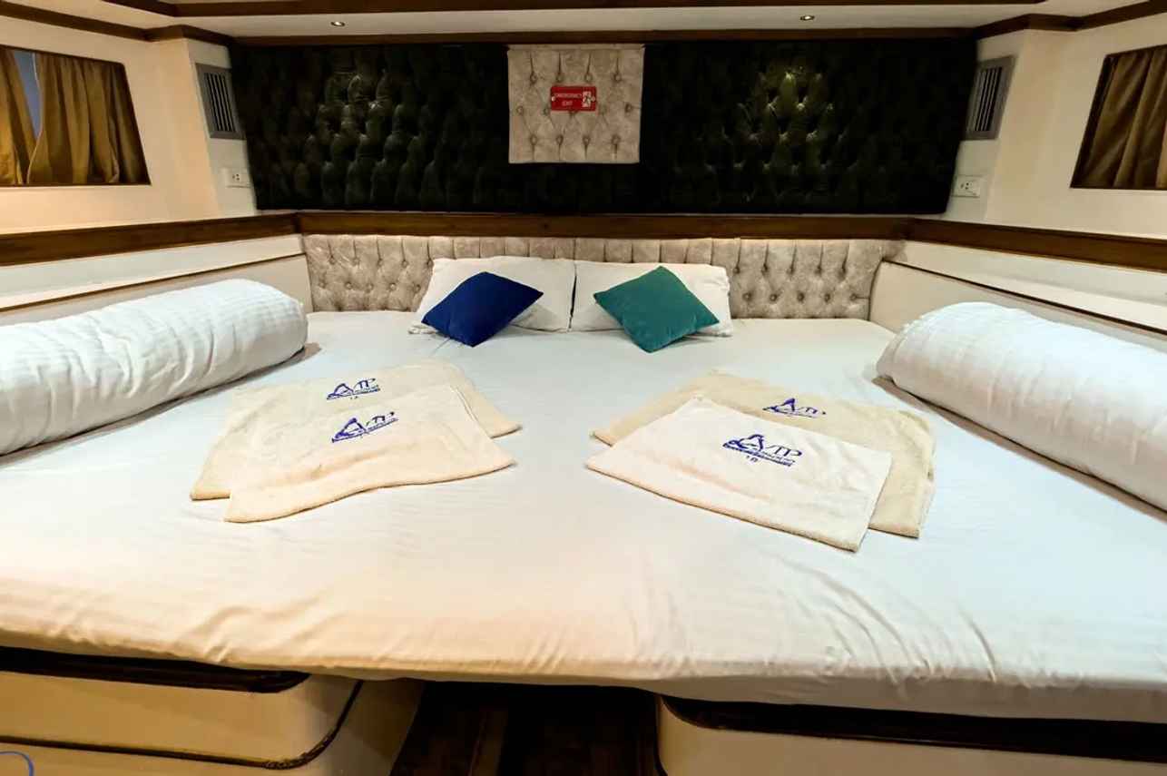 Twin Cabin - Upper Deck
