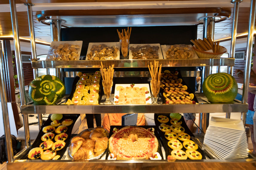 Food on board - VIP Shrouq