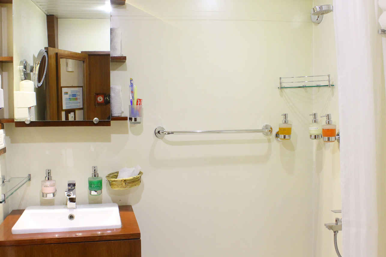 #en-suitebathrooms  - Mahabaahu