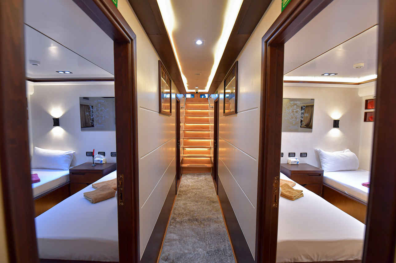 Lower Deck Cabin - South Moon 1