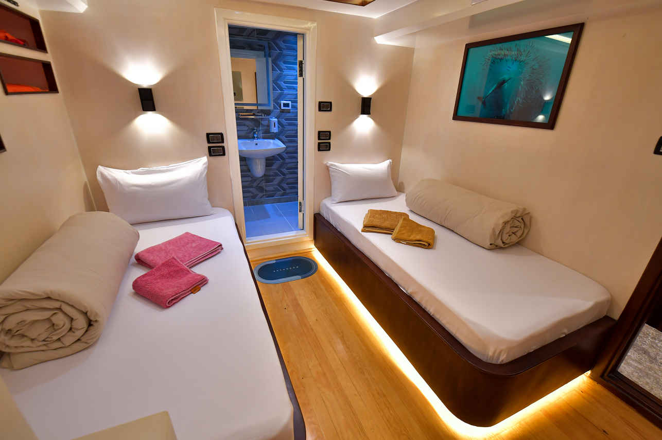 Lower Deck Cabin - South Moon 1