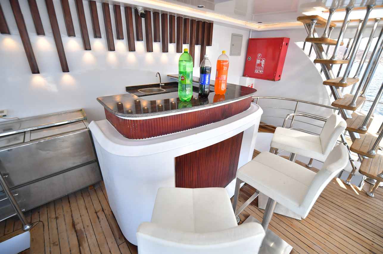 Sun Deck - South Moon 1