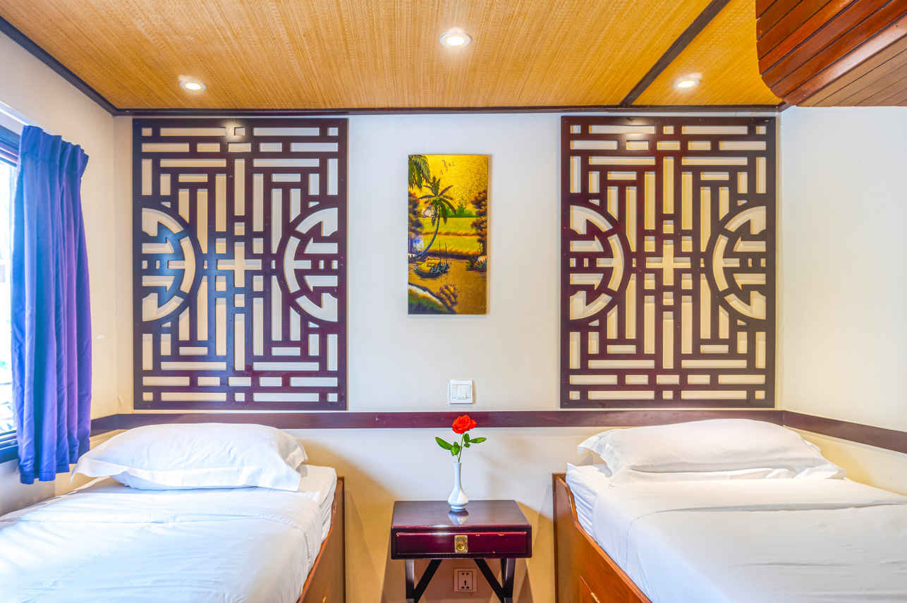 Twin Cabin - Toum Tiou II