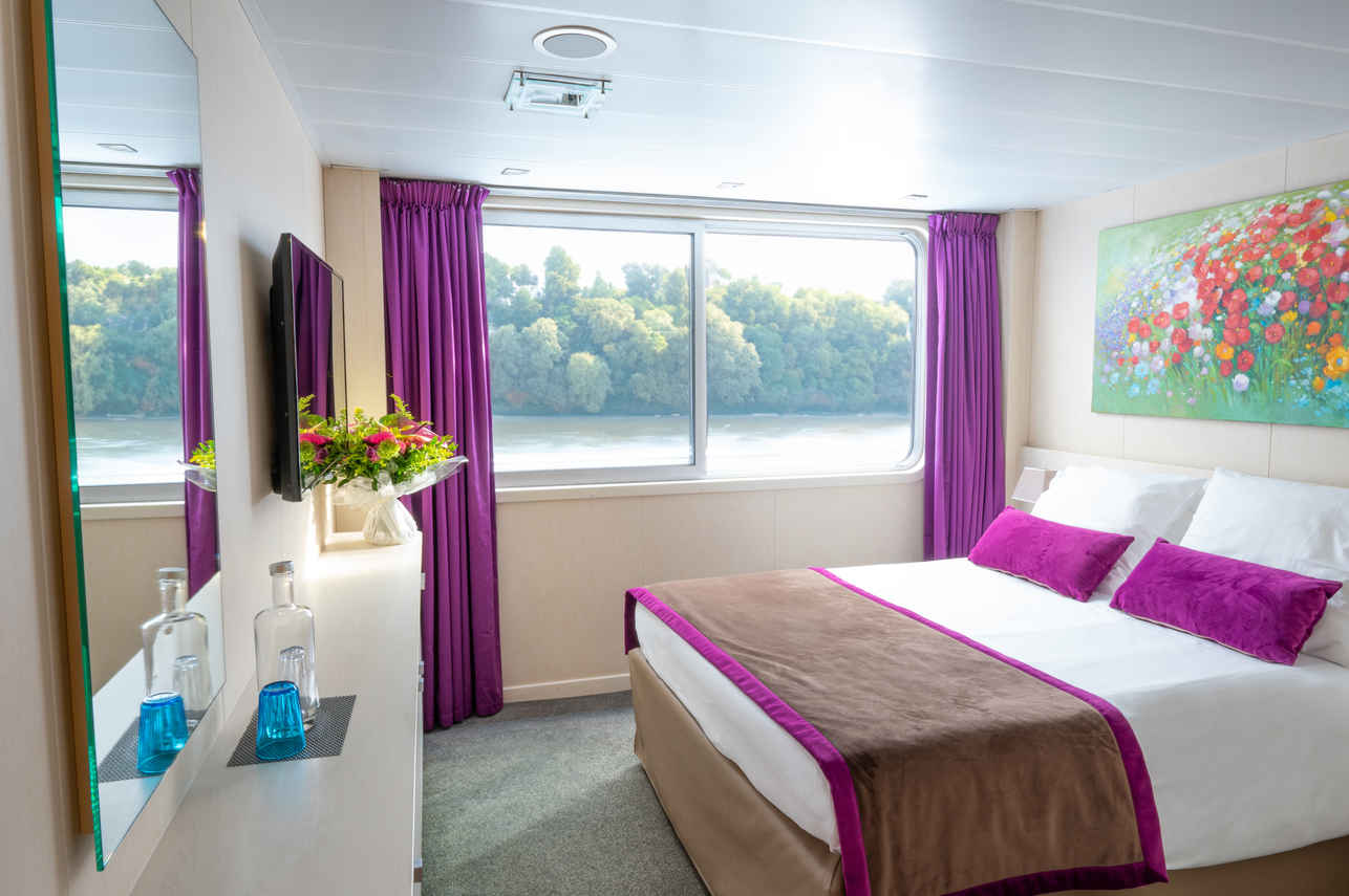 Middle Deck Cabin