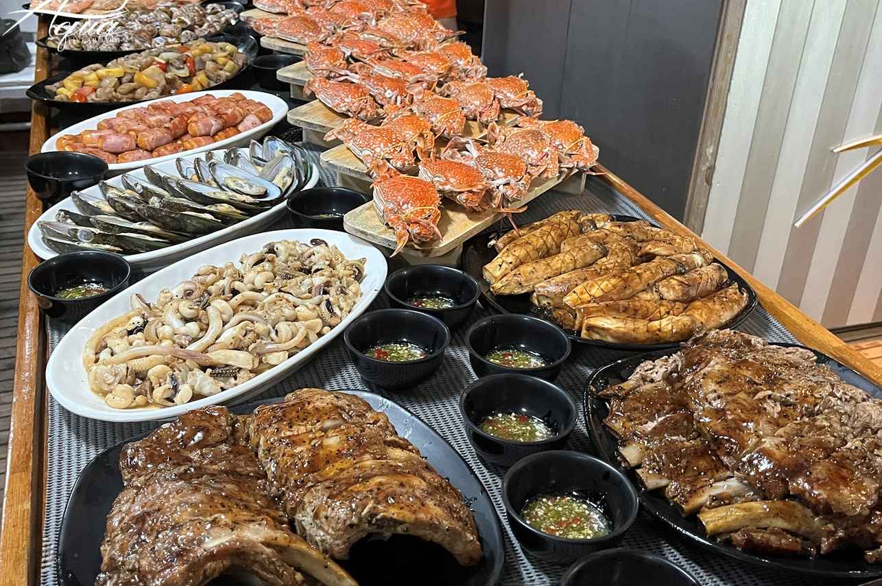 船のお食事 - Aqua Thailand