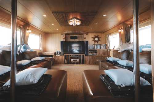 Saloon 85inch