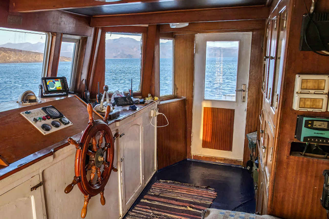 Captains Helm - Felicidad II