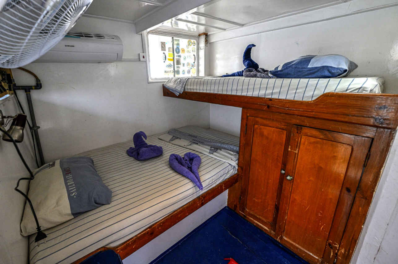 Upper Deck Cabin - Felicidad II