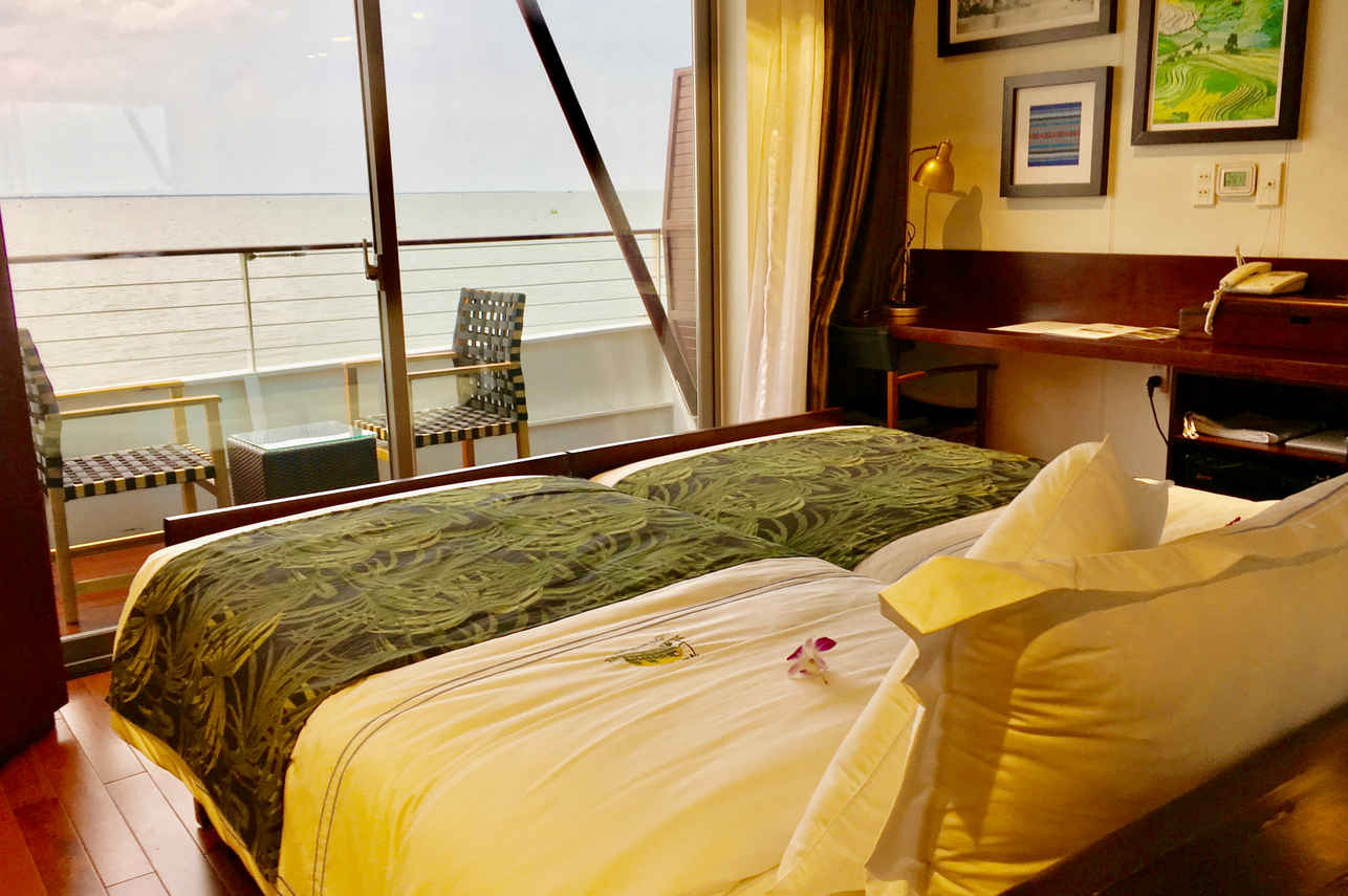 Upper Deck Cabin with mini terrace