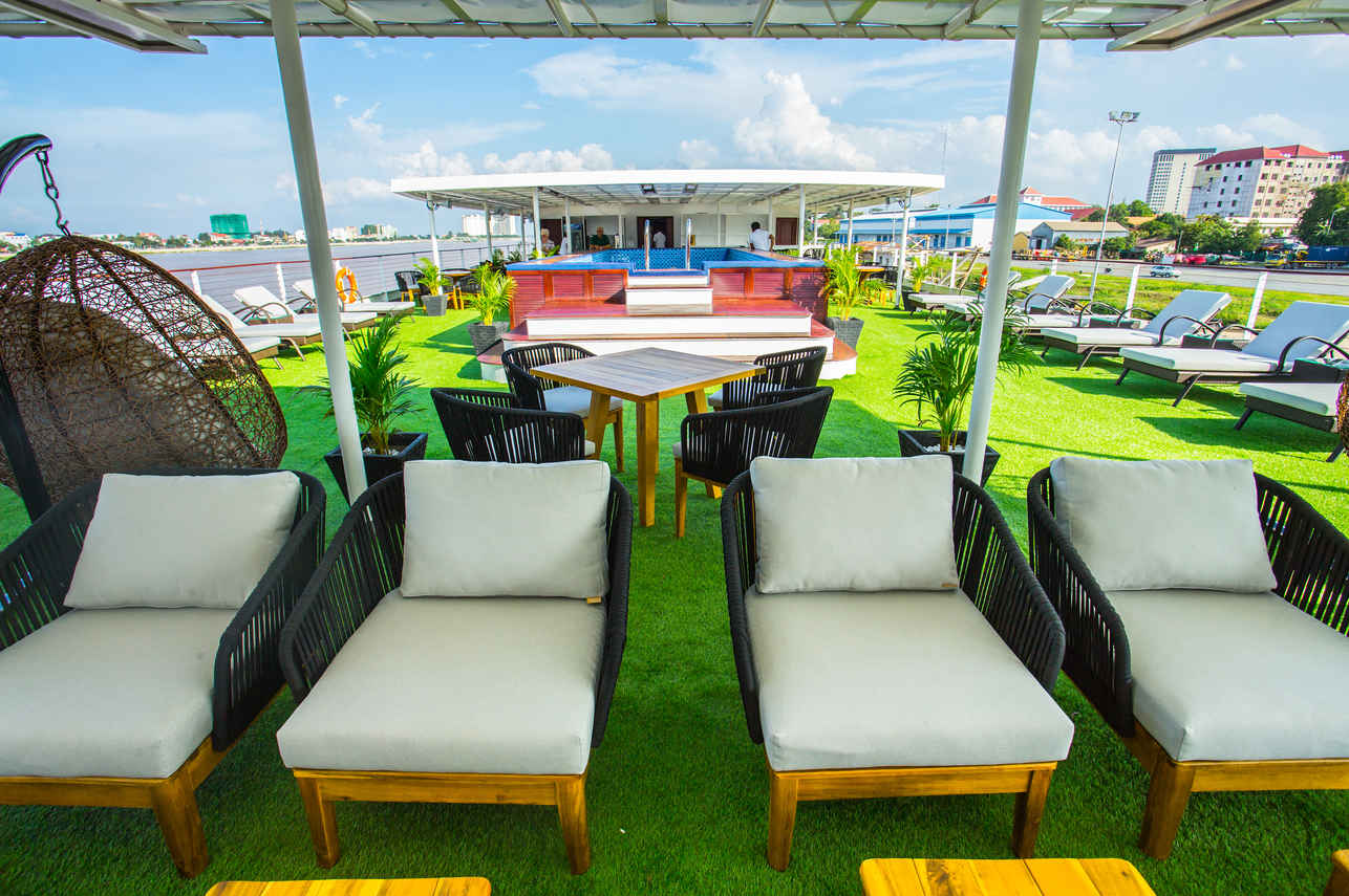 Lounge Externo - Indochine II