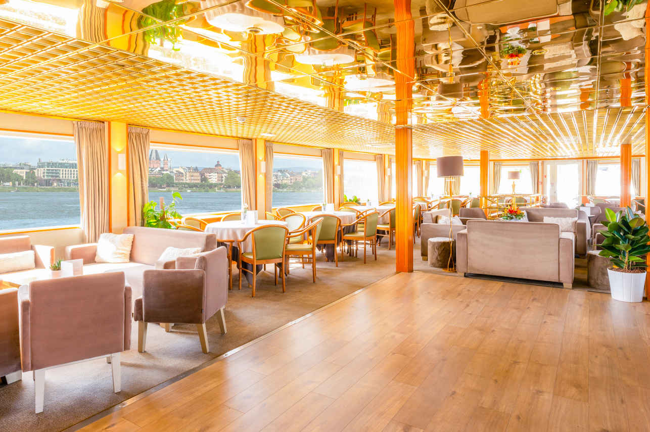 Indoor Saloon - MS Leonardo Da Vinci