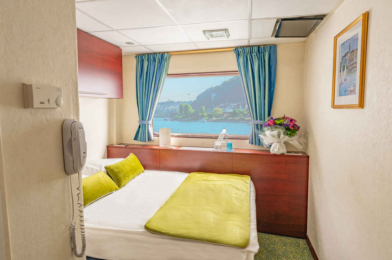 Double Cabin - MS La Boheme