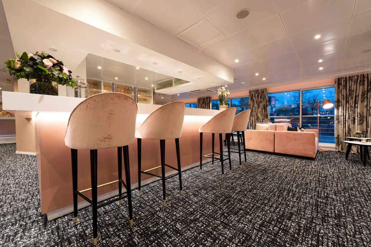 Bar Area - MS Renoir