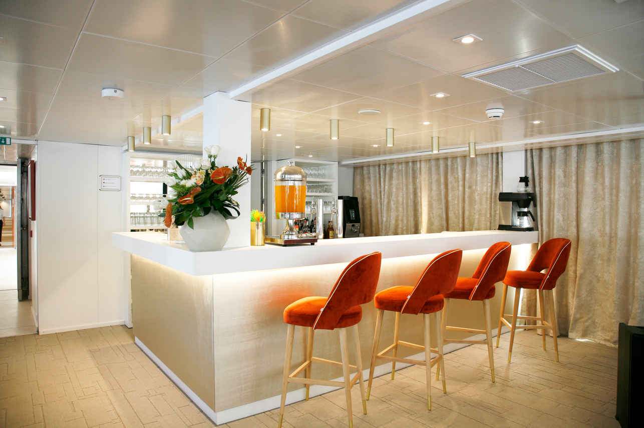 Bar Area - MS Amalia Rodrigues