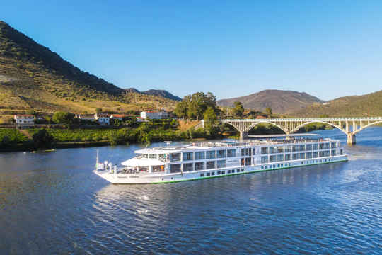 MS Miguel Torga