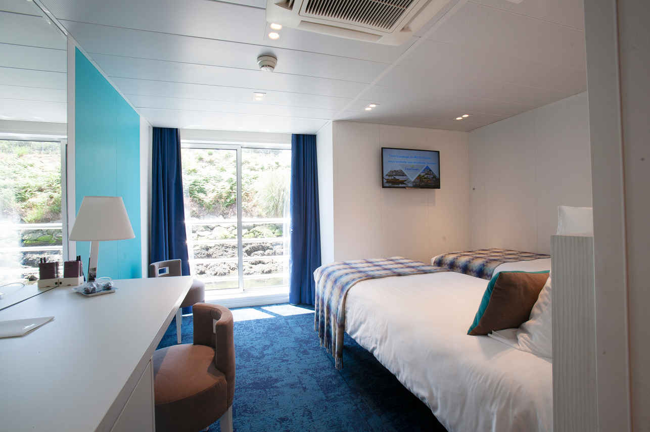Middle Deck Suite Cat B 