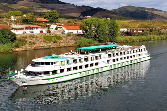 MS Infante Don Henrique