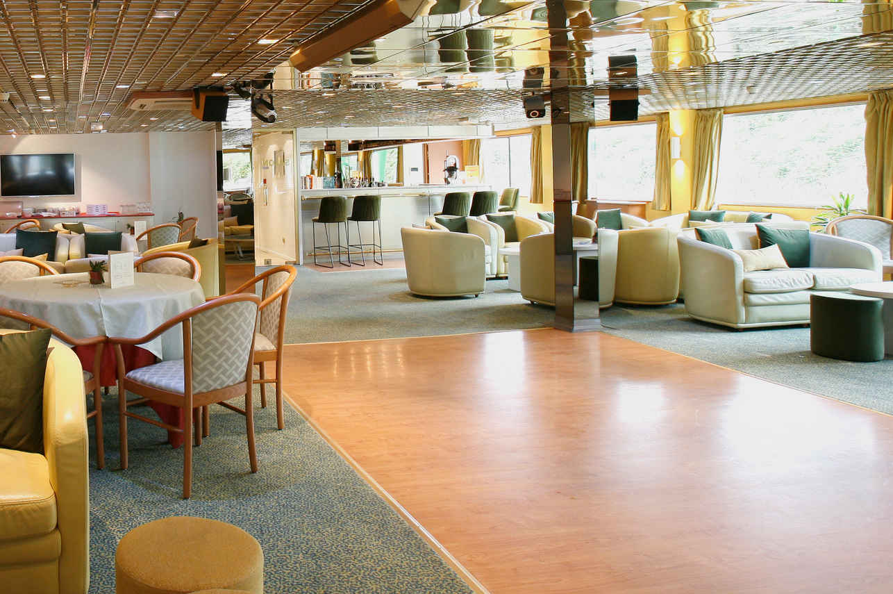 Indoor Saloon - MS Fernao de Magalhaes