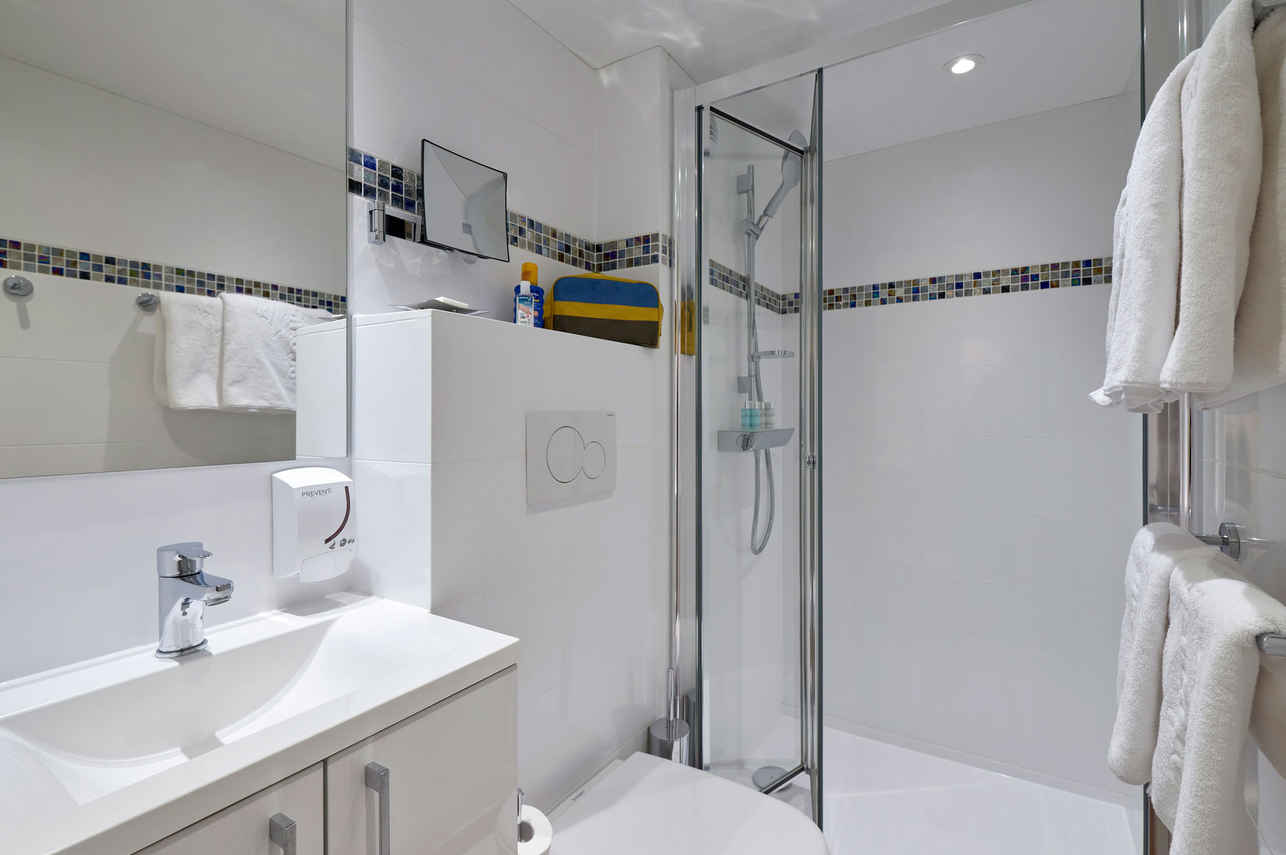 En-Suite bathrooms - MS Van Gogh