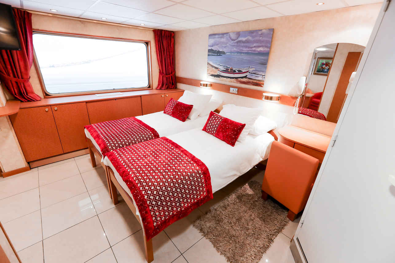 Main Deck Suite Cat B