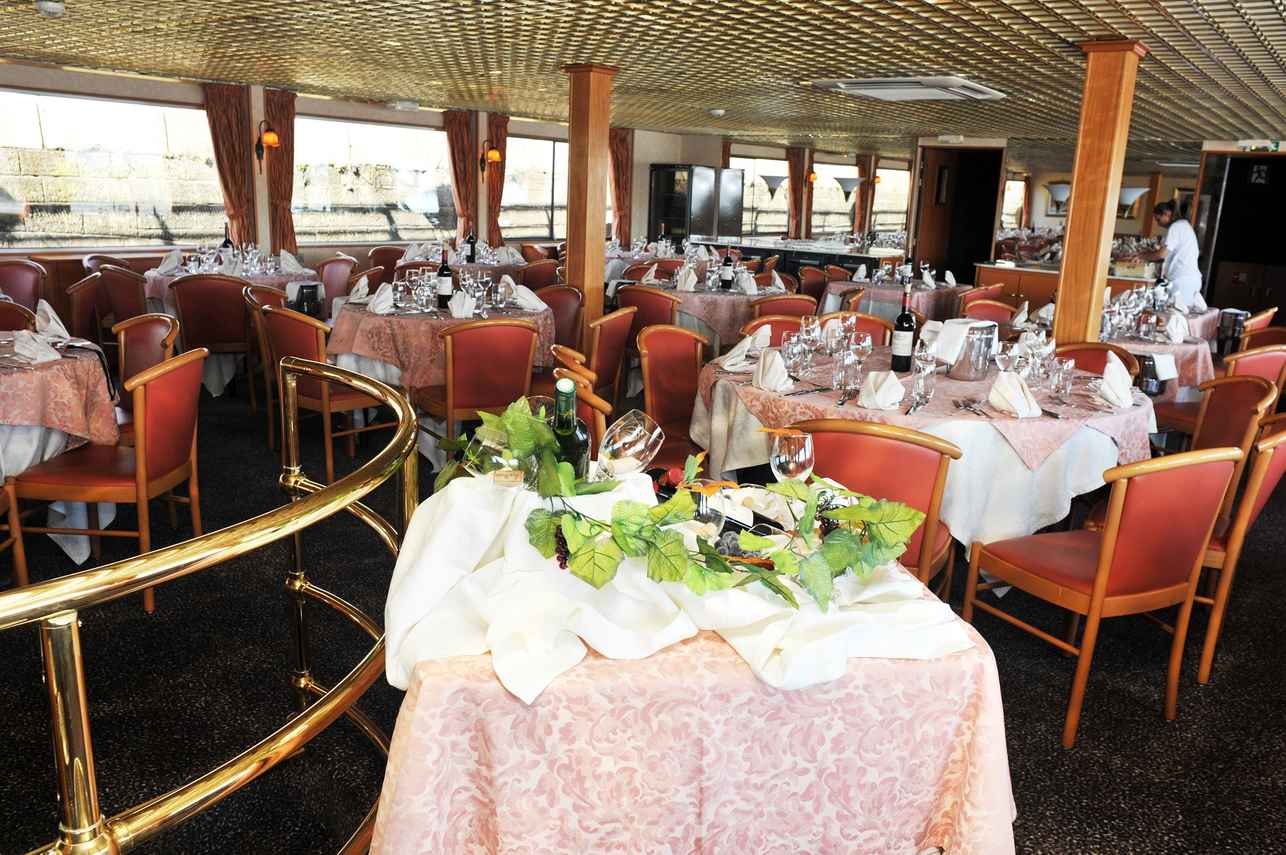 Столовая - MS Rhone Princess