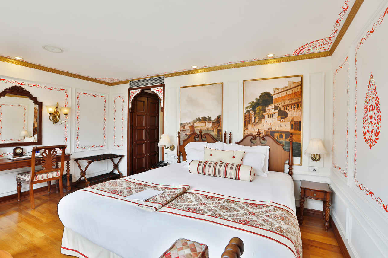 Colonial Suite
