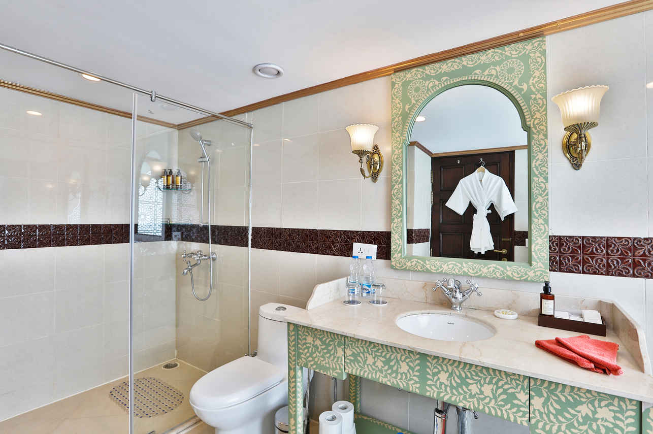 Maharaja Suite - Bathroom