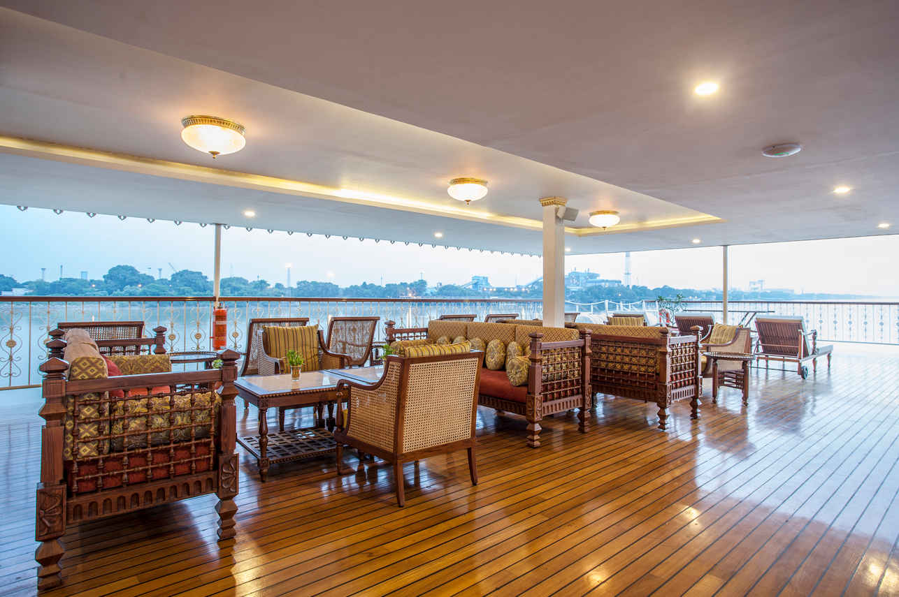 Salon exterior  - Ganges Voyager